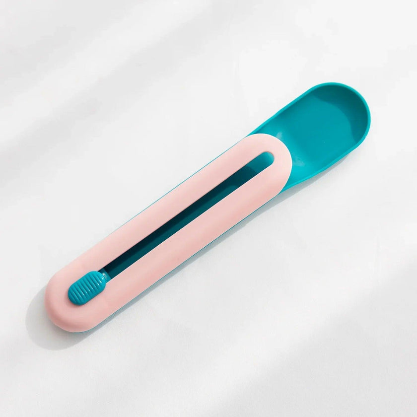 Cat Lickable Treat Squeeze Spoon Feeder – Snack Dispenser for Wet Food & Cat Strips