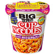 Nissin Cup Noodles Tom Yum Kung Big, 100g x 12, avec une saveur de coriandre.