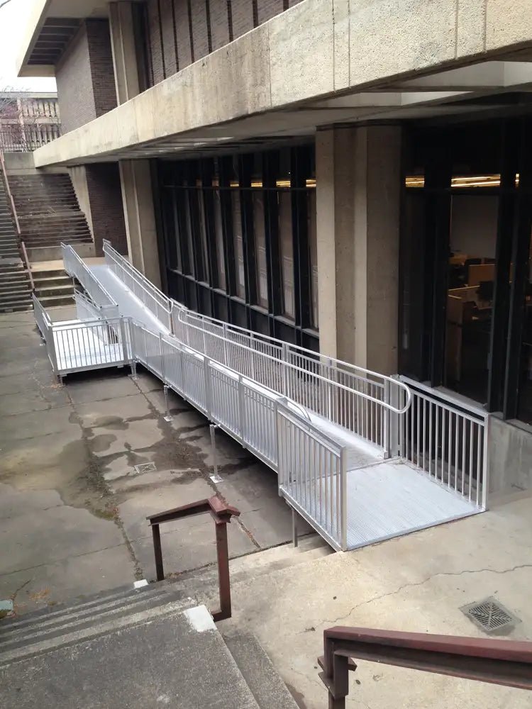 A*Com Modular Aluminum Wheelchair Ramp Kits with Turns | Commercial Canada