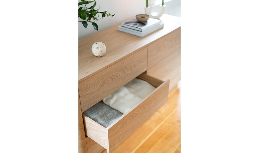 Alfred Round Bedroom Set