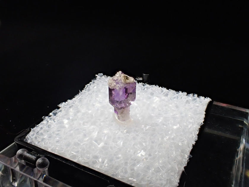 Amethyst with Analcime – Goboboseb Mountains, Namibia – Micro Crystal Specimen (11mm)