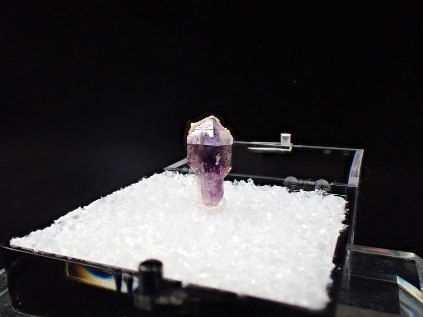 Amethyst with Analcime – Goboboseb Mountains, Namibia – Micro Crystal Specimen (11mm)