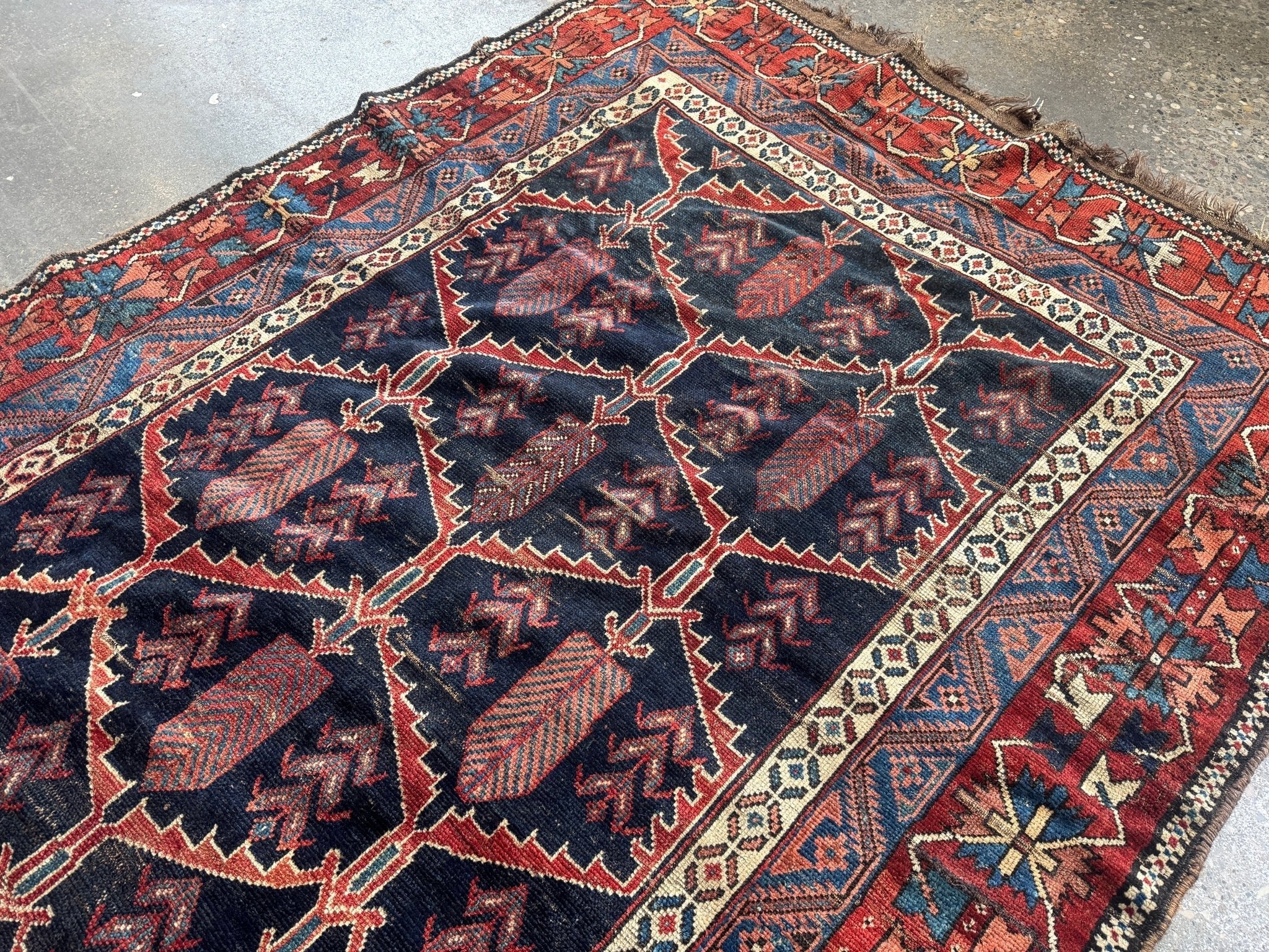 Antique Persian Bakhtiari Rug | 5' x 7’ 4