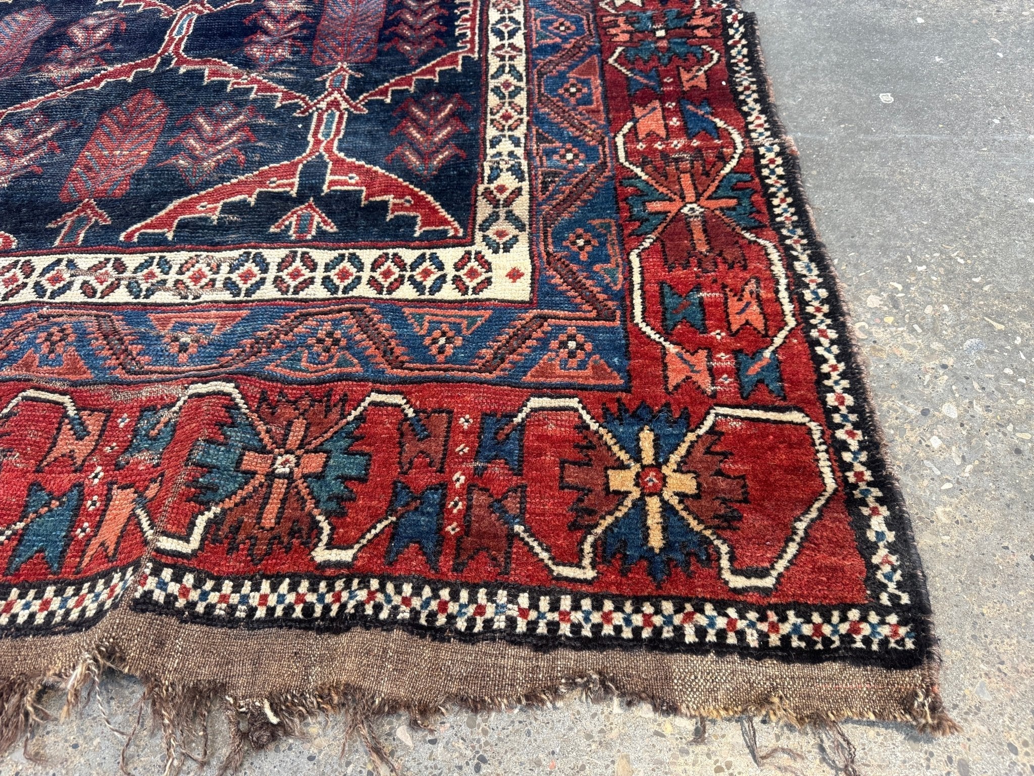 Antique Persian Bakhtiari Rug | 5' x 7’ 4