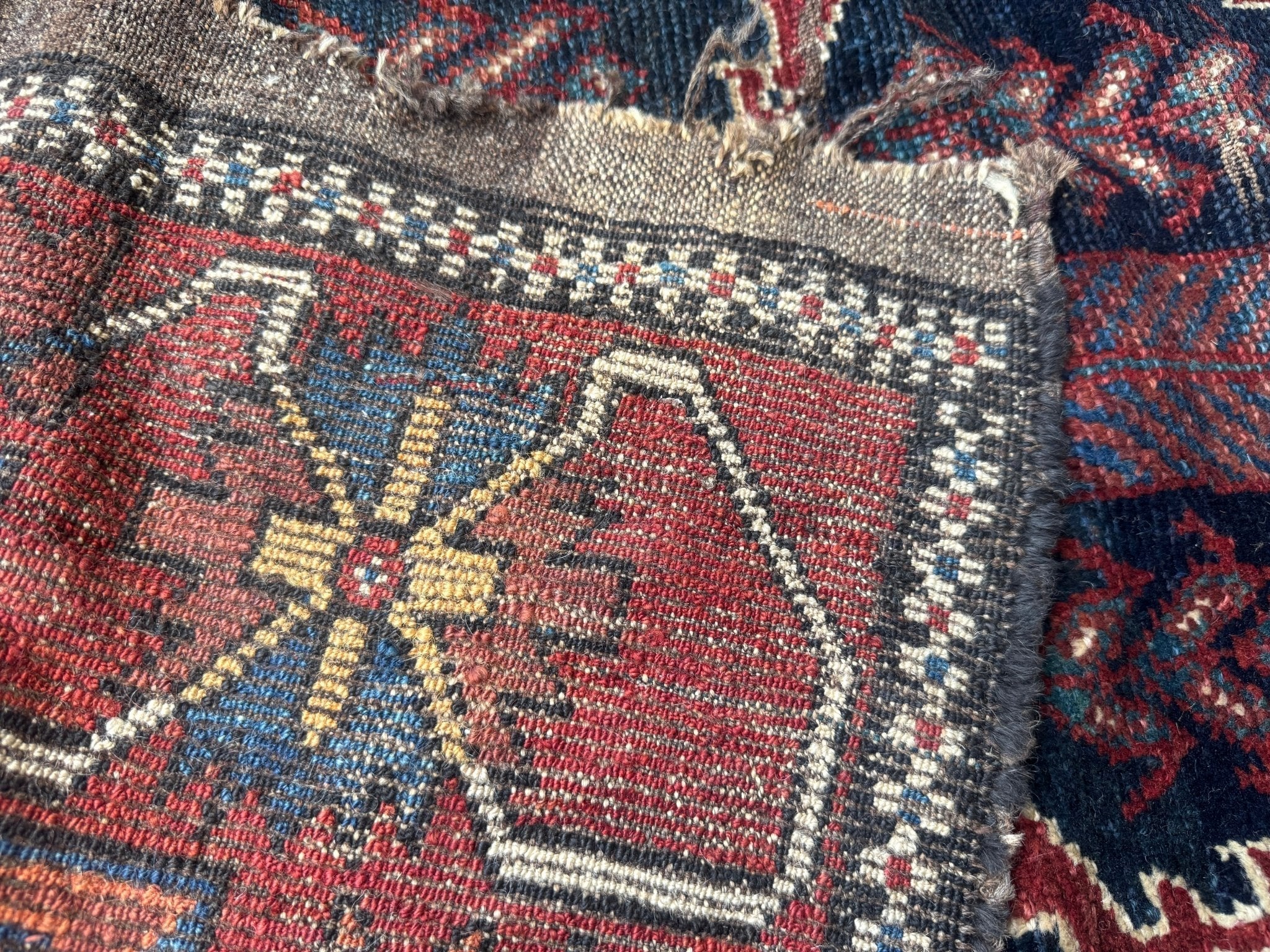 Antique Persian Bakhtiari Rug | 5' x 7’ 4