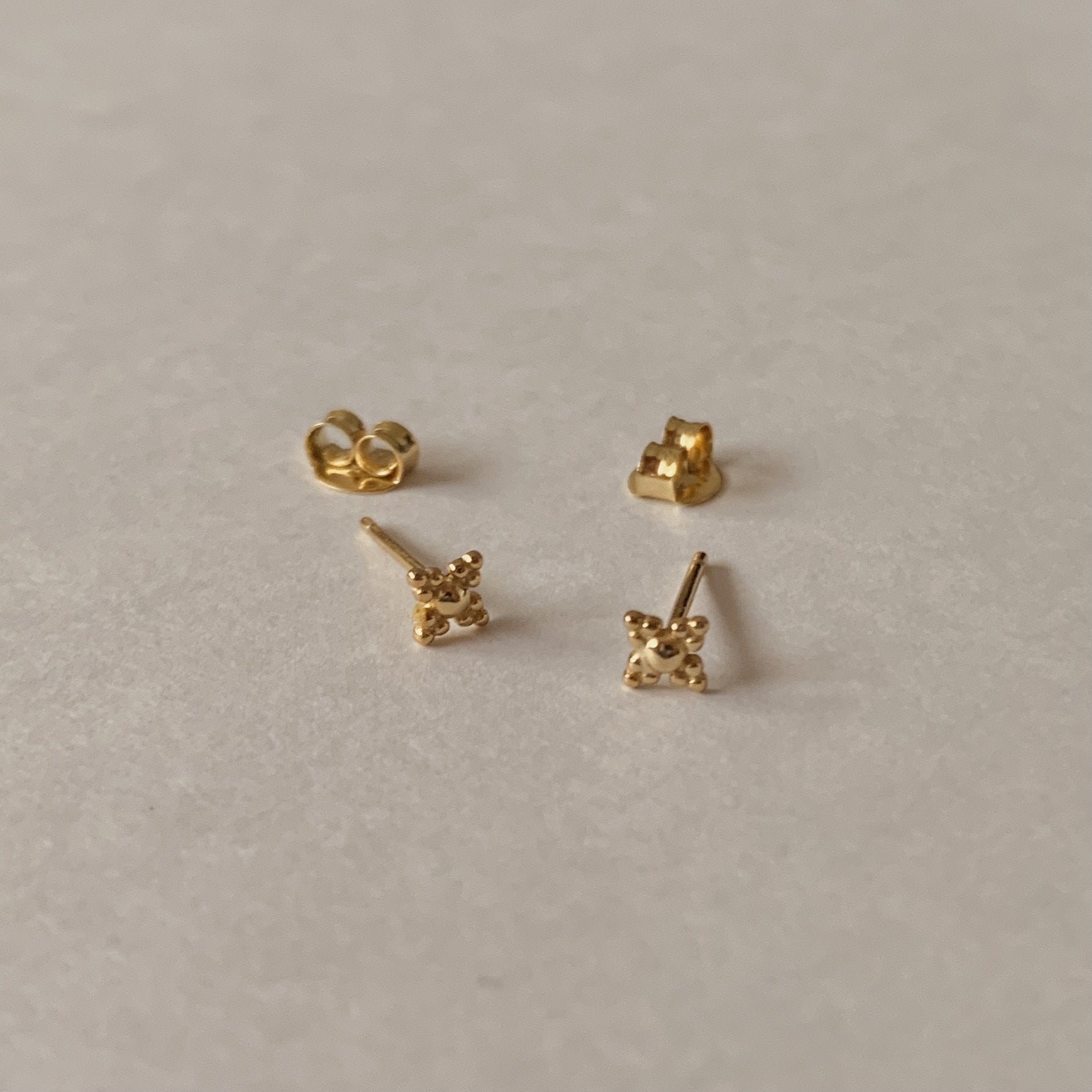 Aura Studs