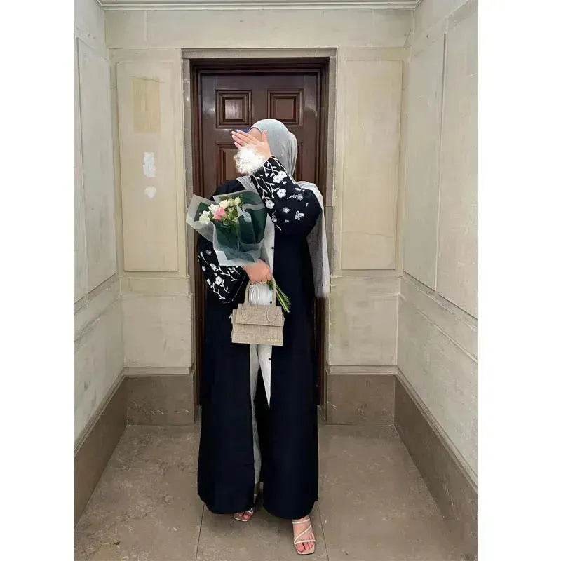 Luxury Dubai Abaya Dress Turkey Abaya Kimono Middle East Dubai Women's Embroidered  Loose Cardigan Gown