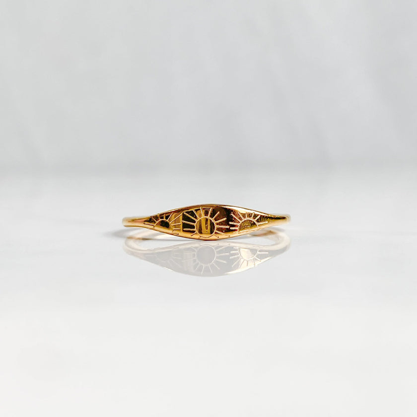 Bague dorée soleil en acier inoxydable plaqué or 18K | ASTRAÉA