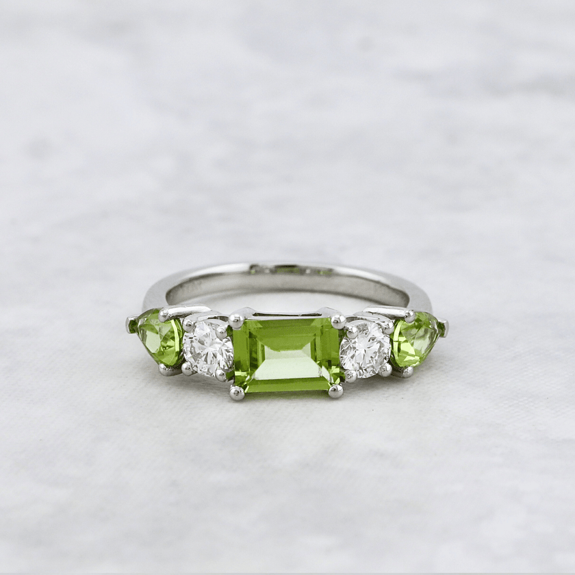 Bague en or 14K - 18K ou platine, péridots et diamants