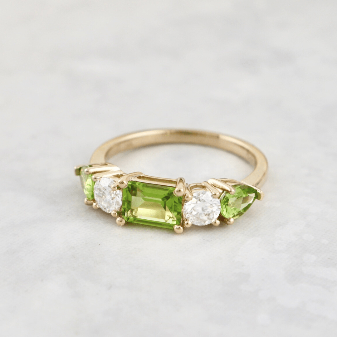 Bague en or 14K - 18K ou platine, péridots et diamants