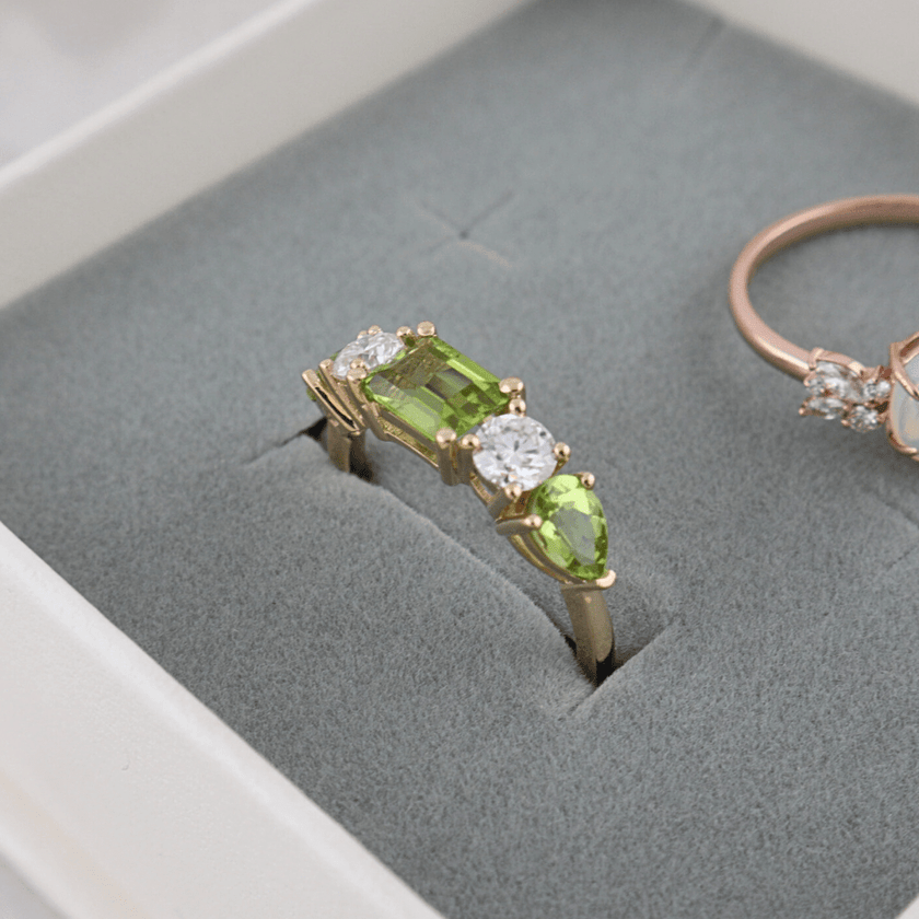 Bague en or 14K - 18K ou platine, péridots et diamants