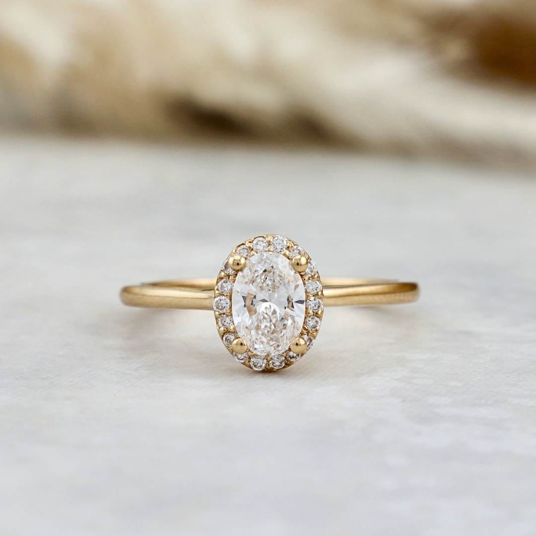Bague Halo Oval en or 14K - 18K ou platine et diamants 0,6 ctw