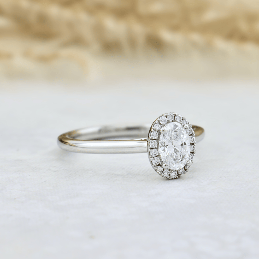 Bague Halo Oval en or 14K - 18K ou platine et diamants 0,6 ctw