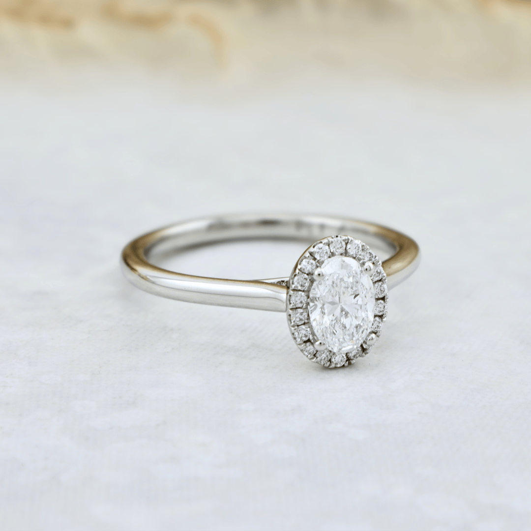 Bague Halo Oval en or 14K - 18K ou platine et diamants 0,6 ctw