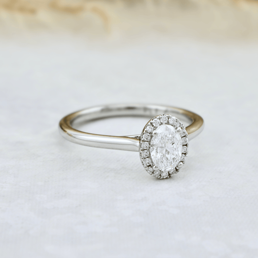 Bague Halo Oval en or 14K - 18K ou platine et diamants 0,6 ctw