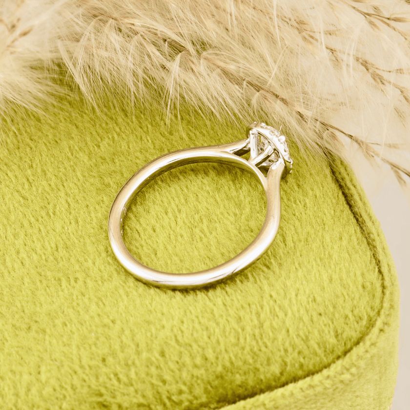 Bague Halo Oval en or 14K - 18K ou platine et diamants 0,6 ctw