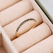 Bague Semi-éternité courbe en or 14K - 18K ou platine et diamants noirs