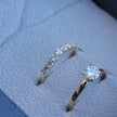 Bague semi-éternité courbe en or 14K - 18K ou platine et diamants