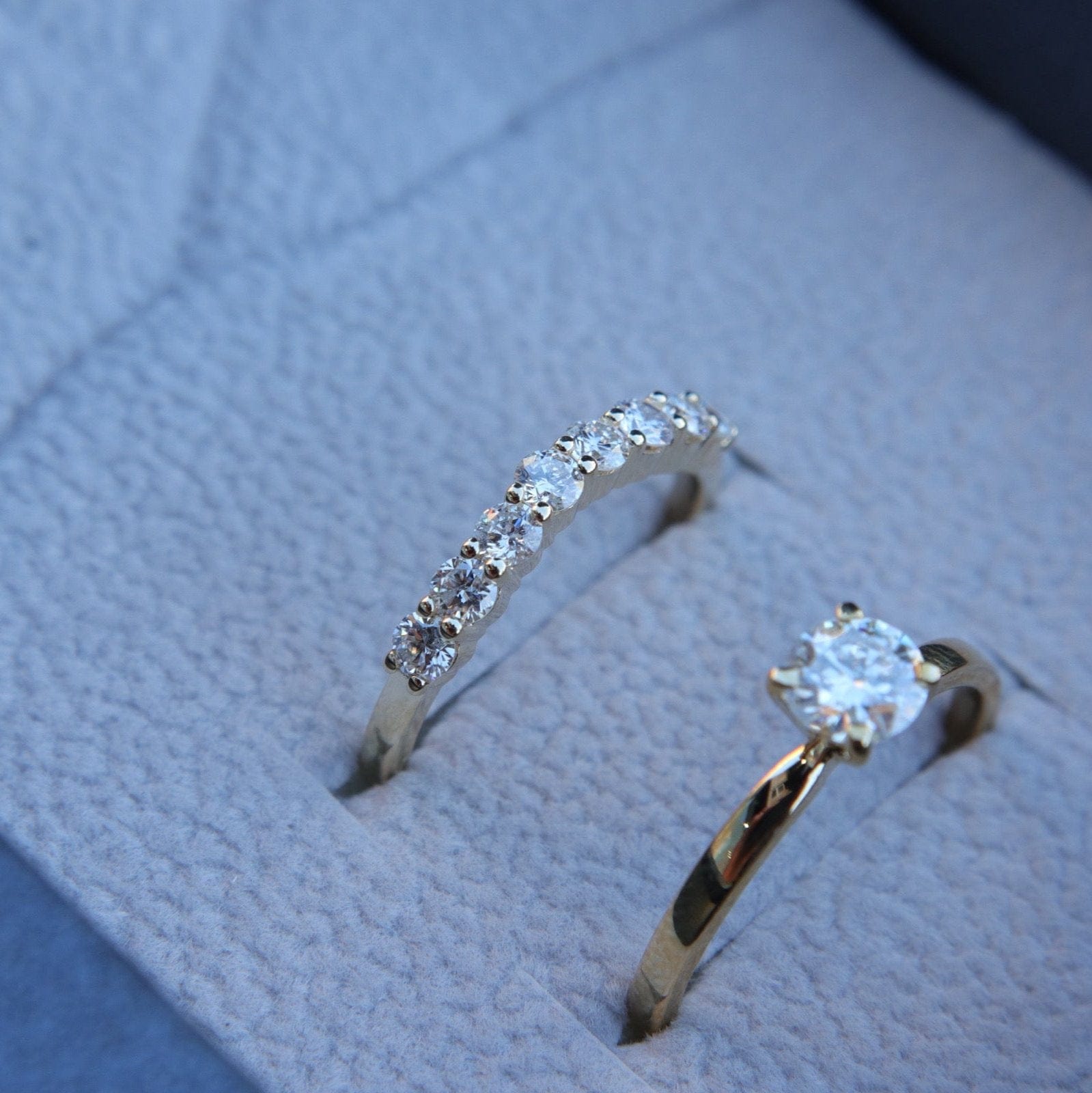 Bague semi-éternité courbe en or 14K - 18K ou platine et diamants