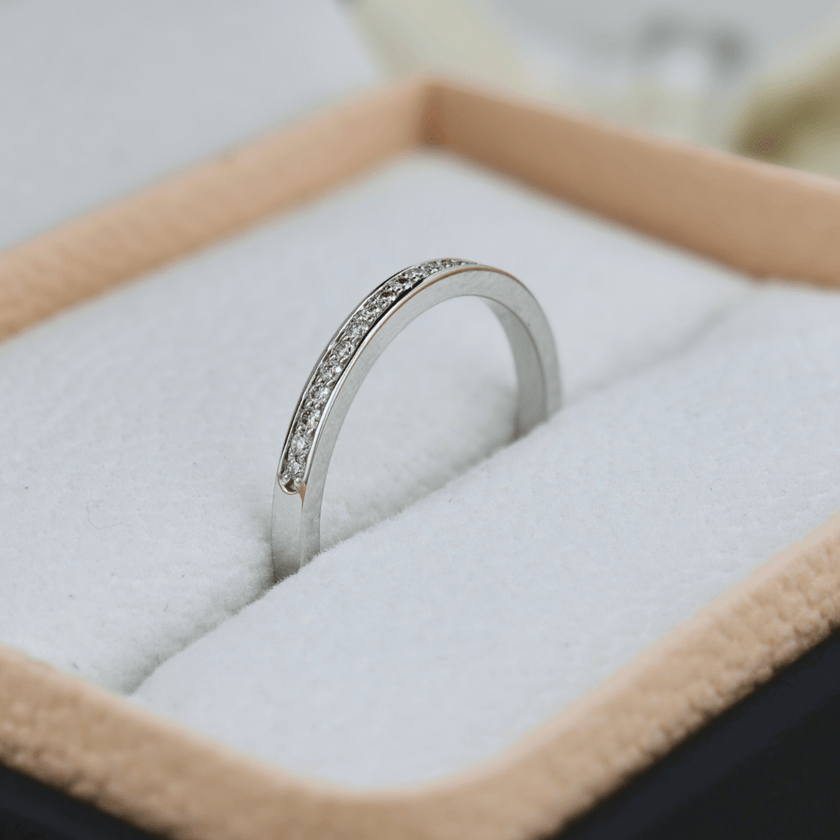 Bague Semi-éternité diamants 1mm
