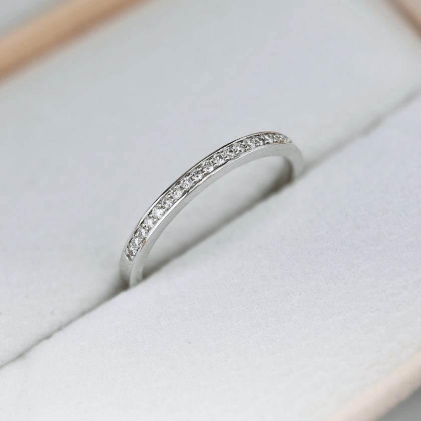 Bague Semi-éternité diamants 1mm