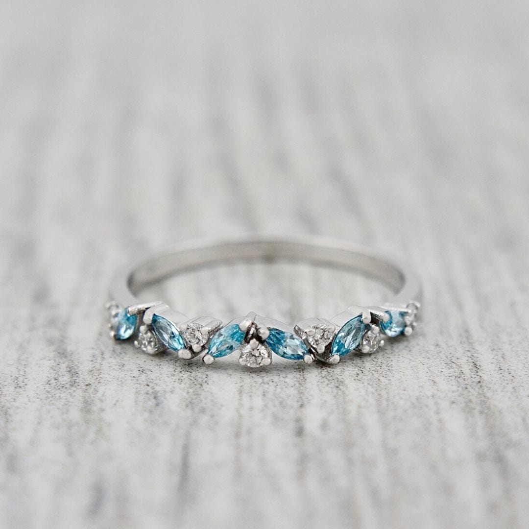 Bague semi-éternité Marquise diamants et aigues-marines