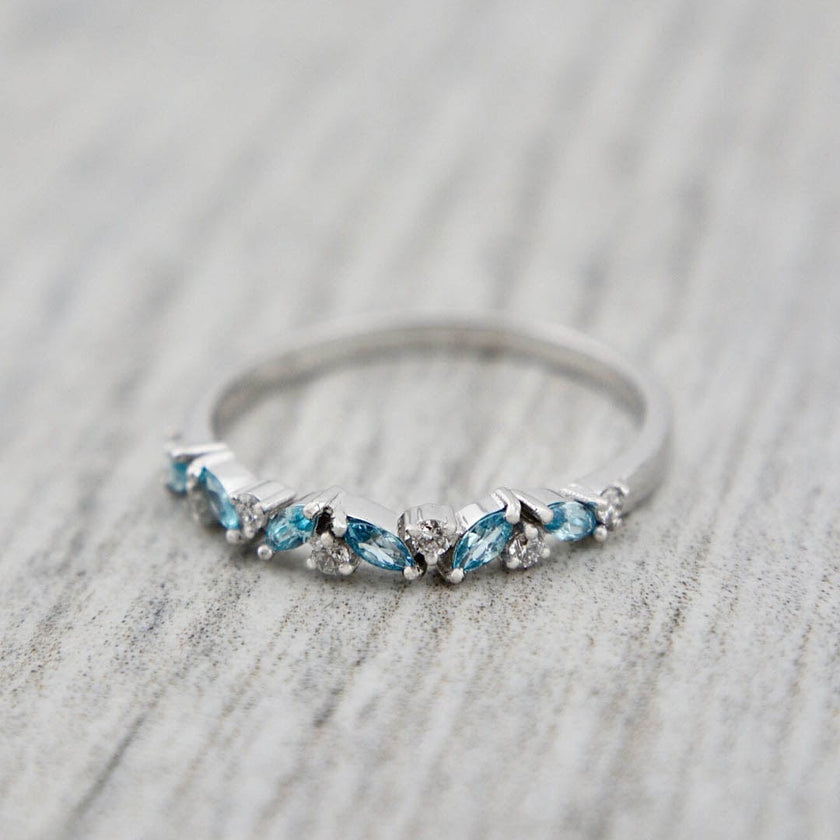 Bague semi-éternité Marquise diamants et aigues-marines