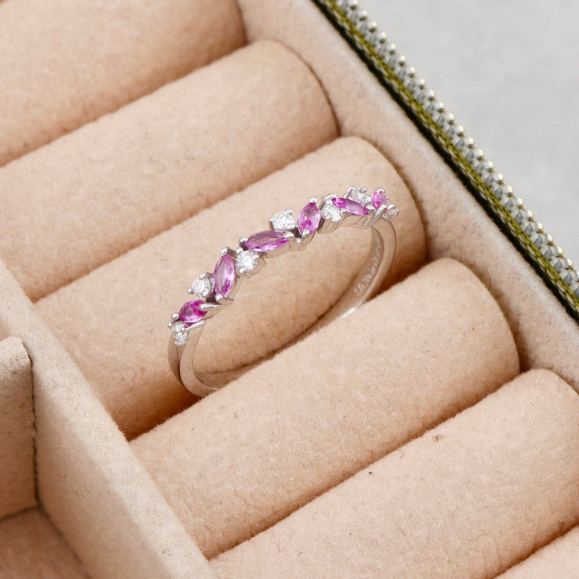 Bague semi-éternité Marquise en or 14K - 18K, diamants et saphirs