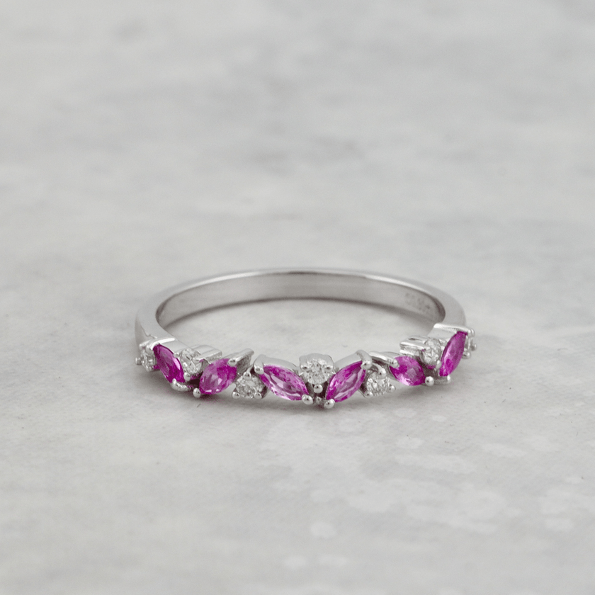 Bague semi-éternité Marquise en or 14K - 18K, diamants et saphirs