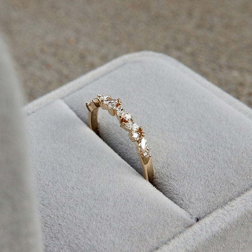Bague semi-éternité Marquise en or 14K et diamants