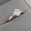 Bague solitaire Martelée Hexagone en or 14K -18K, rubis et moissanite 2ct