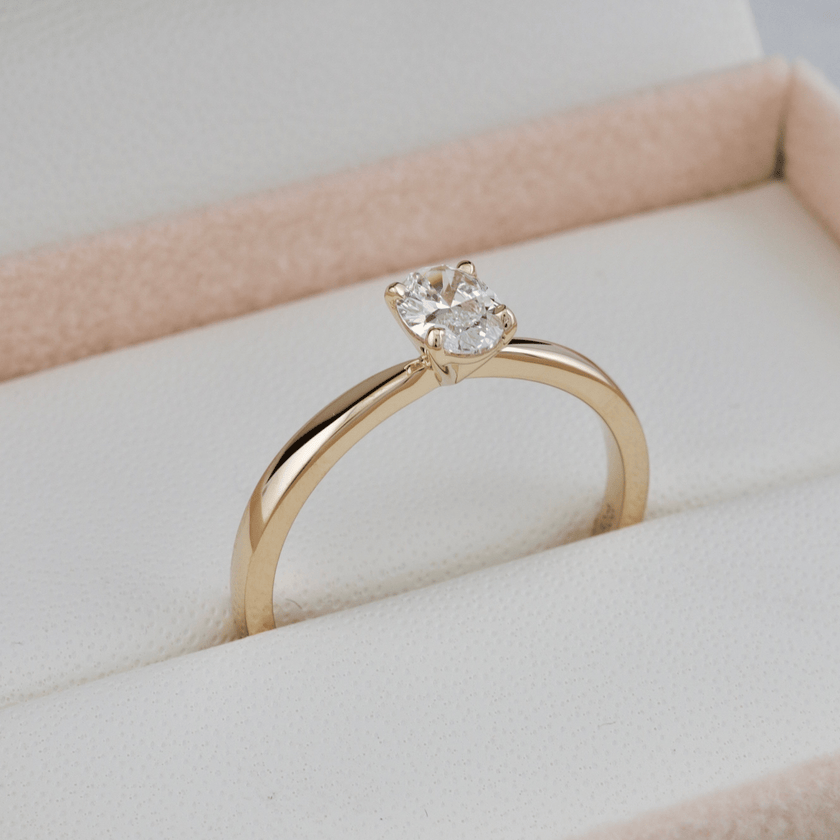 Bague solitaire Oval en or 14K - 18K et diamant 0,5 ct