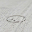 Bague V en or 10K ou argent sterling et moissanite