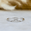 Bague Vague en or 10K ou argent sterling et moissanites
