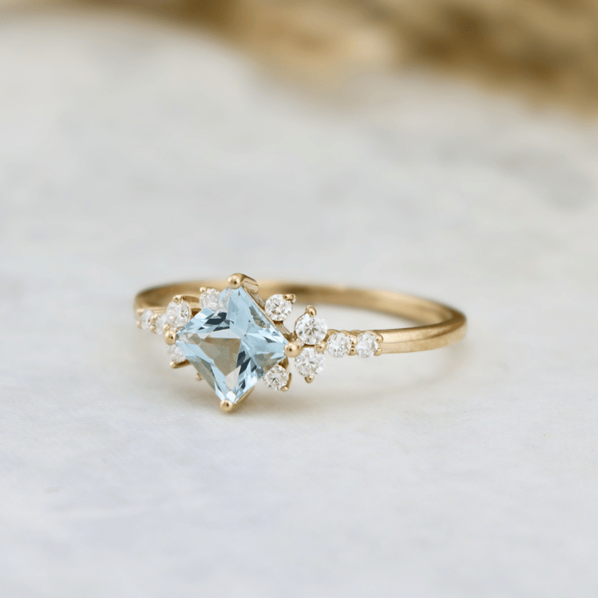 Bagues Ensemble d'alliances Moissanites et Topaze bleu princesse