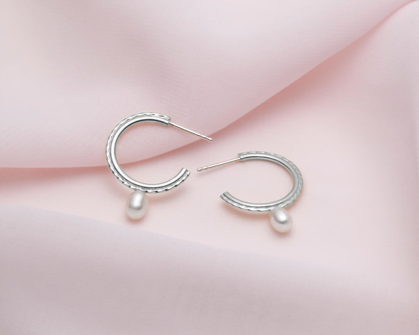 boucles d'oreilles anneaux avec perles