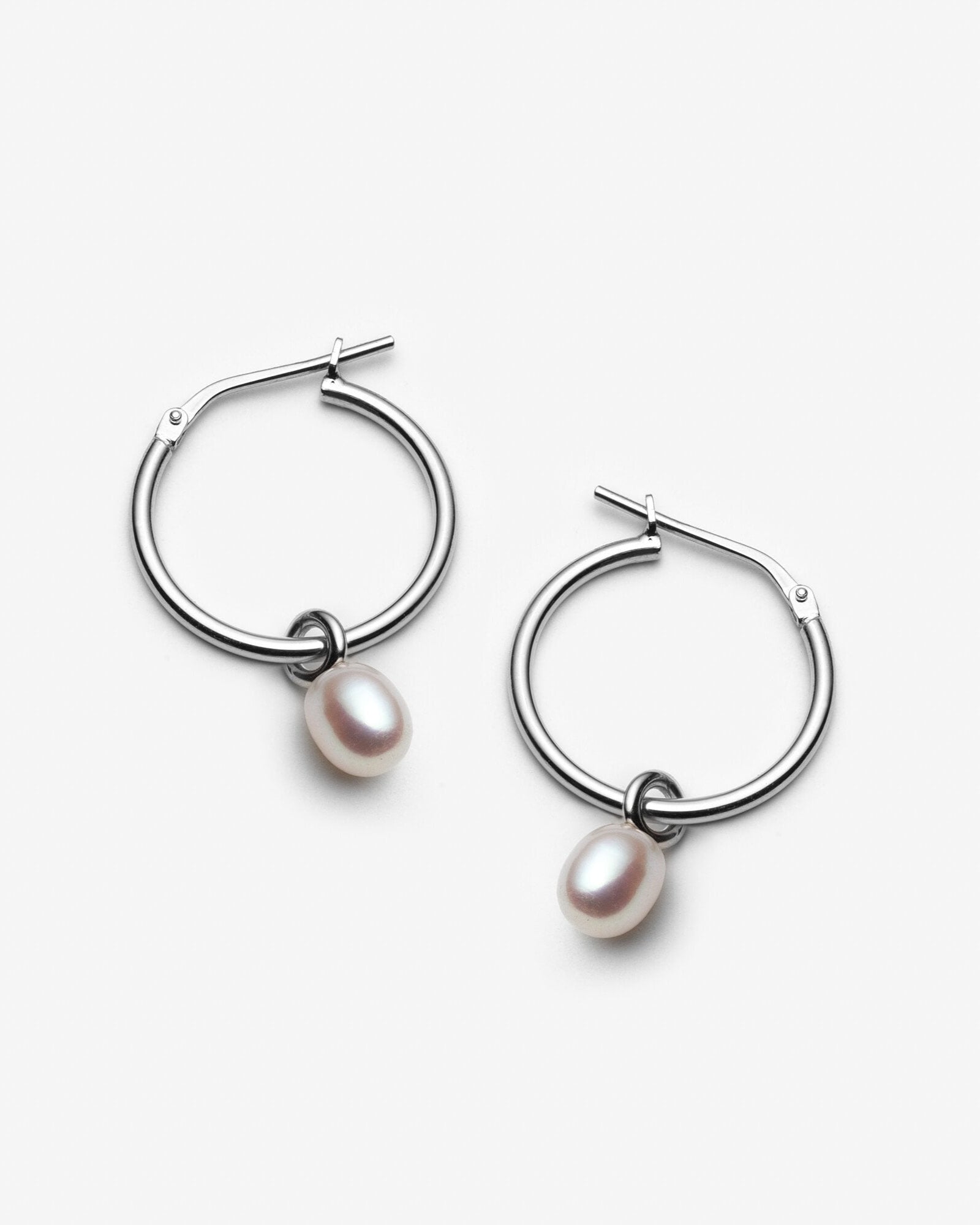 Idola - Boucles d’oreilles avec moyennes perles d’eau douce