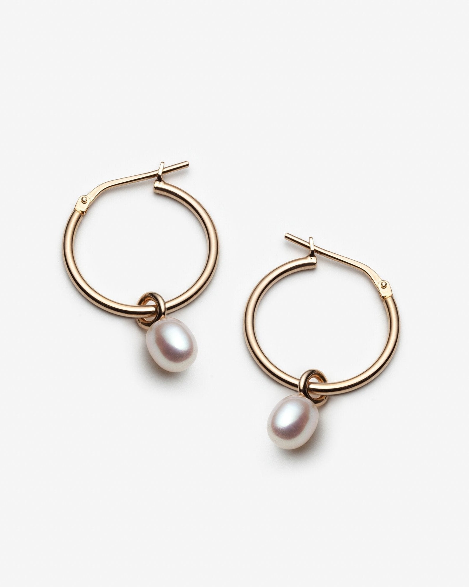 Idola - Boucles d’oreilles avec moyennes perles d’eau douce