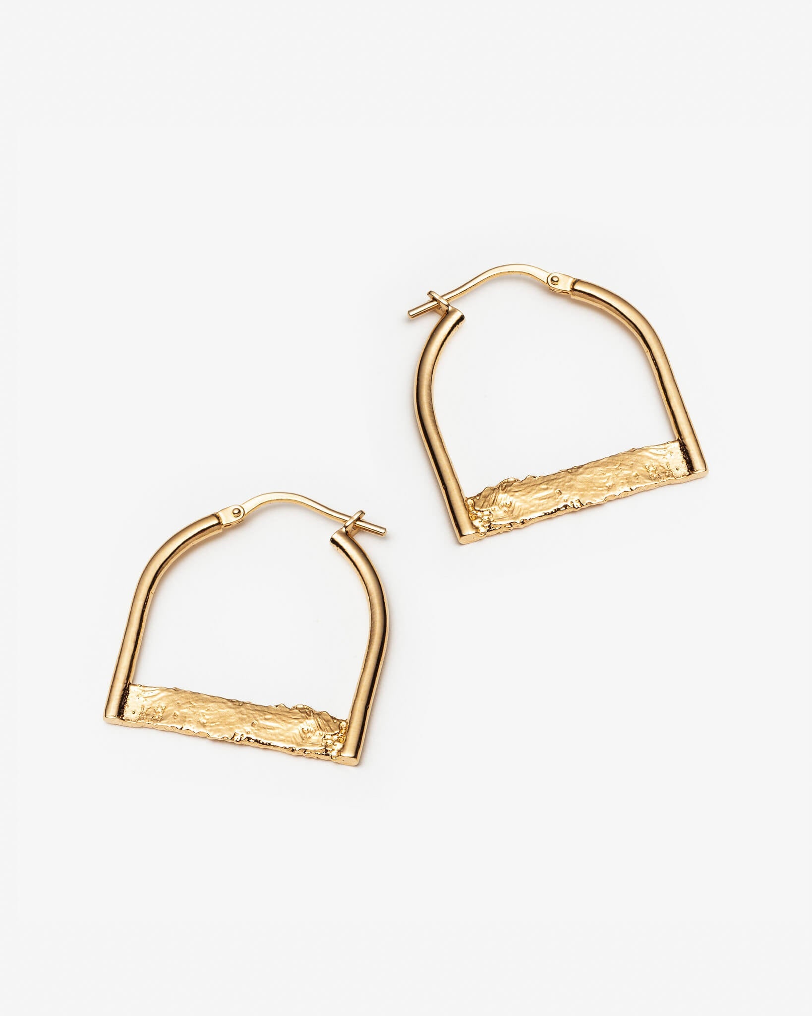 Diplomate - Boucles d'oreilles en argent faites par une designer de Montréal