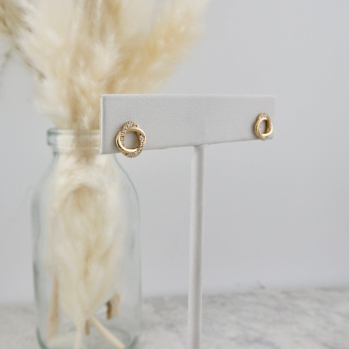 Boucles d'oreilles Entrelacées en or 10K et moissanites