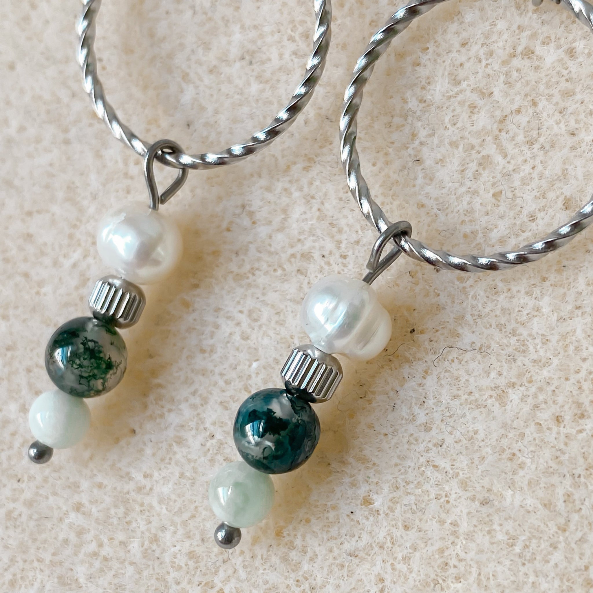 Boucles d’oreilles en pierres naturelles et perles d’eau douce | CHLORIS