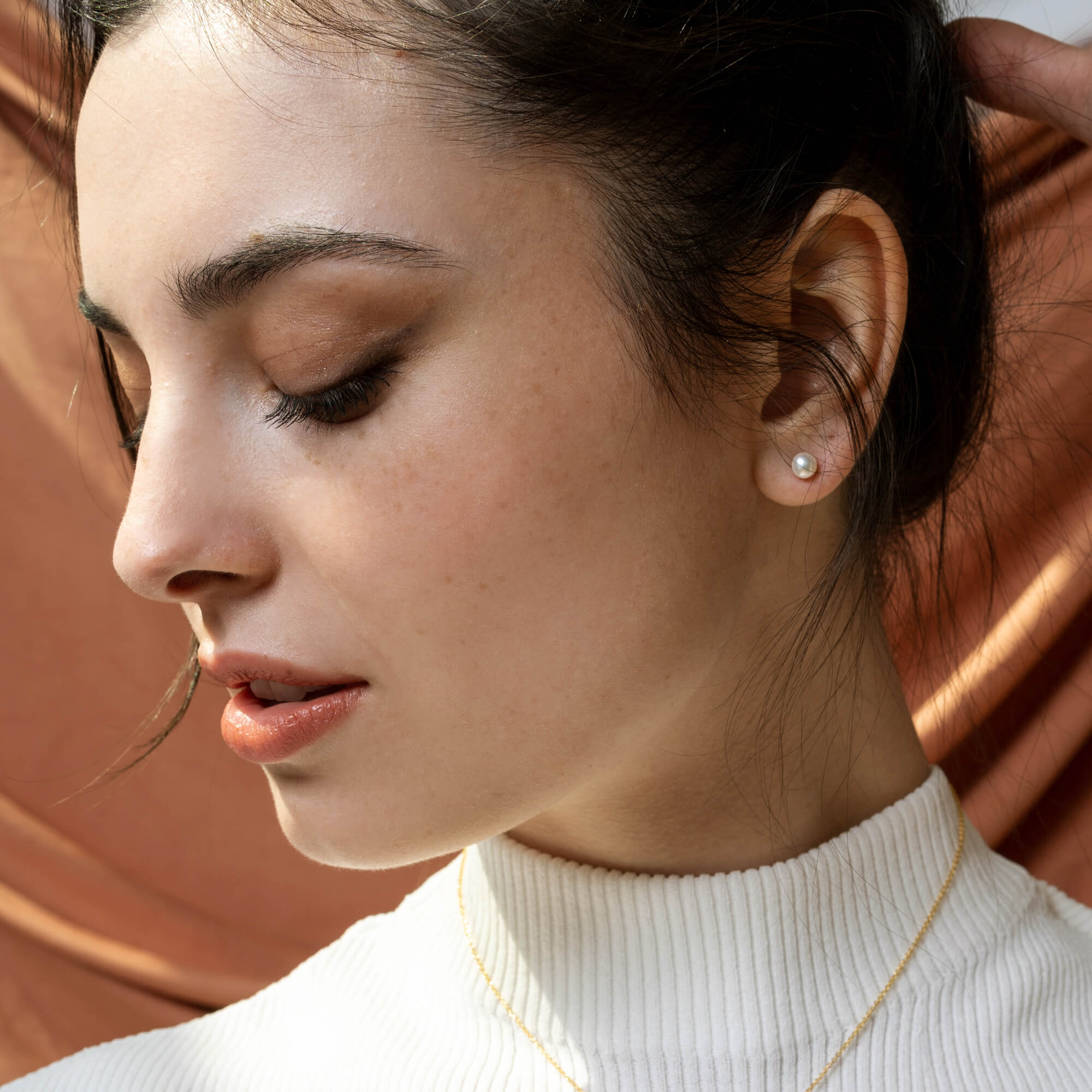 Boucles d’oreilles avec perles blanches naturelles - 5 mm