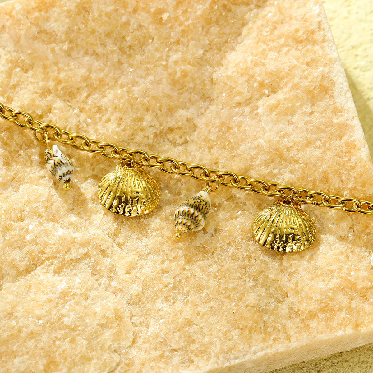 18K Gold Titanium Steel Shell Conch Necklace – Ocean Style Pendant Necklace