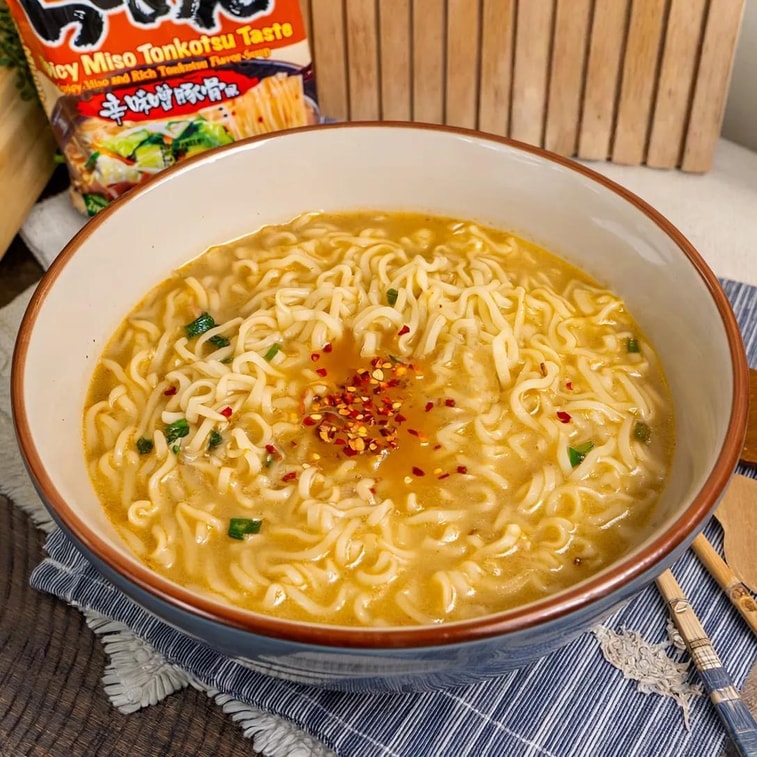 Hikari Menraku Spicy Miso Tonkotsu Ramen [Best Before Date: 2027.05.11]