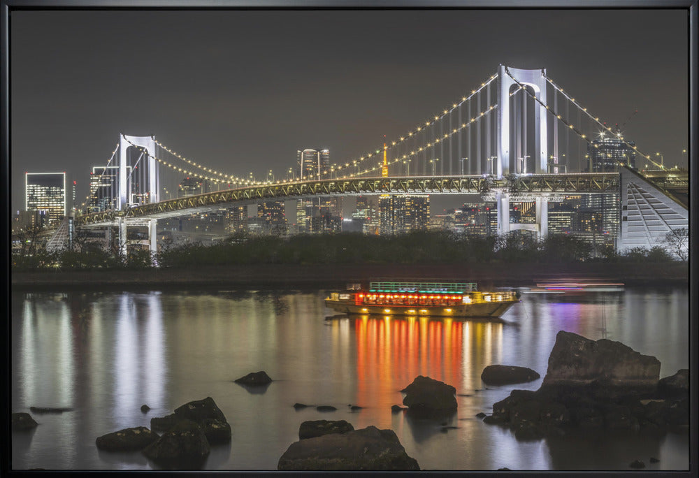 Art mural : Magnifique pont Rainbow Bridge avec le panorama de Tokyo en soirée.