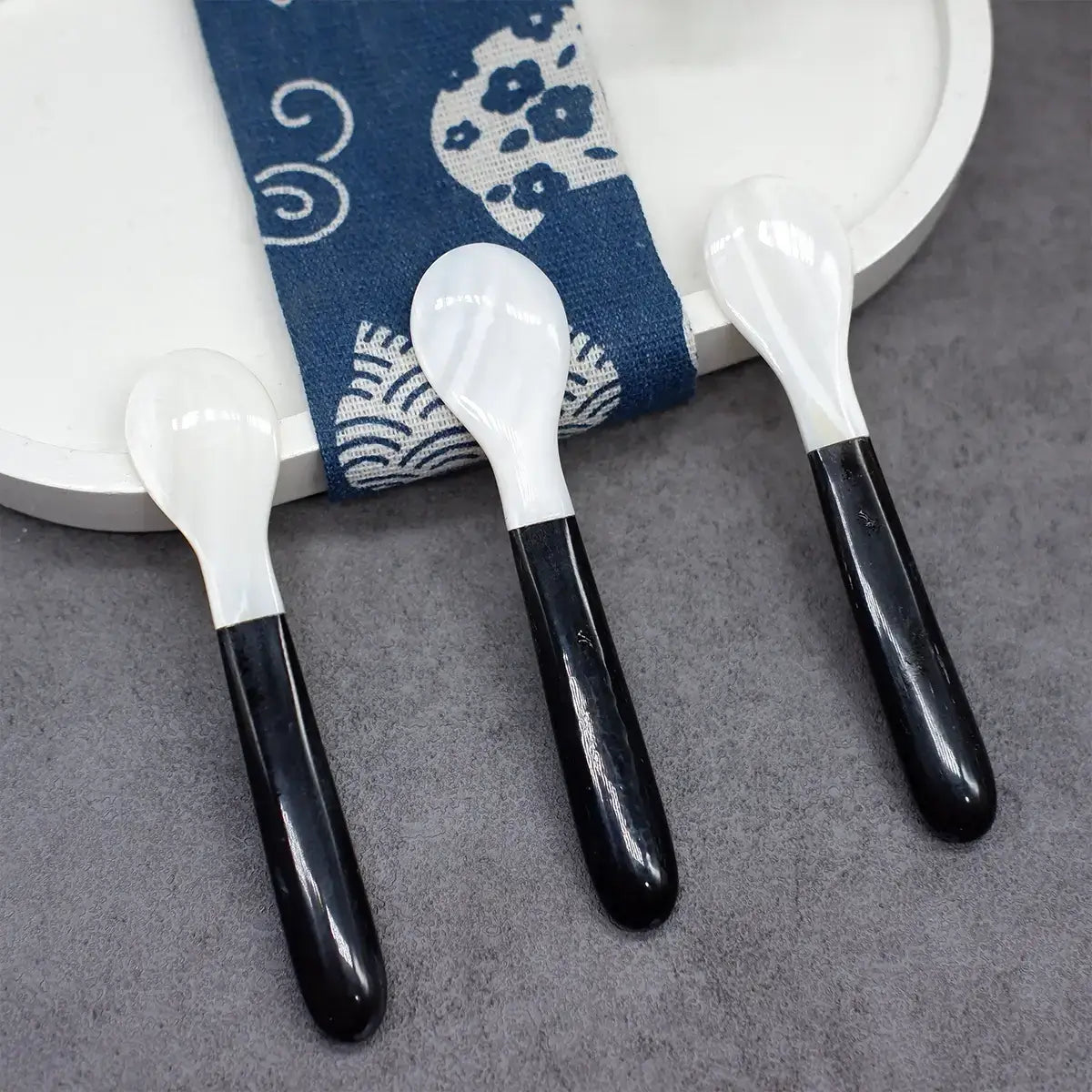 Caviar Spoon with Wood Handle (1 Piece)
