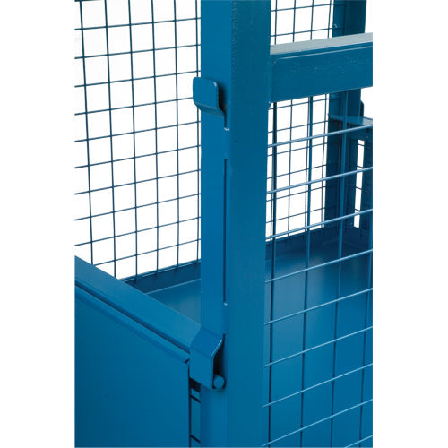 Conteneurs empilables en vrac, 87,6 cm (L) x 102,9 cm (P) x 76,2 cm (H), capacité de 1360 kg.