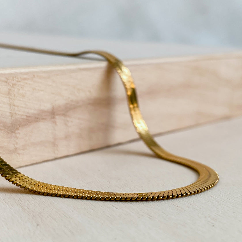Collier ras de cou doré en acier inoxydable 18K | CLÉOPÂTRE