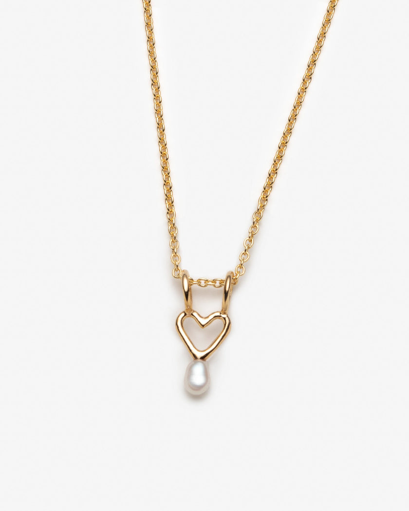 Collier avec breloque coeur et petite perle blanche