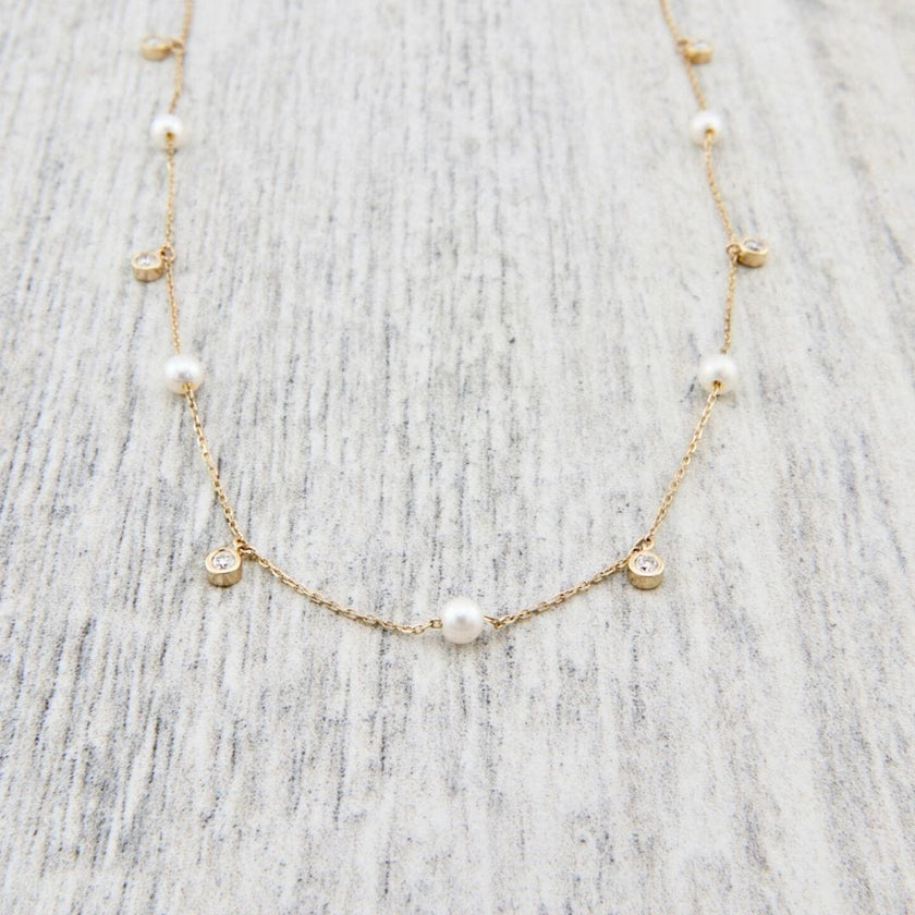 Collier en or 14K serti de diamants et perles